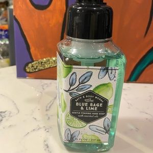 NWT Bath and Body Blue Sage And Lime Hand Soap